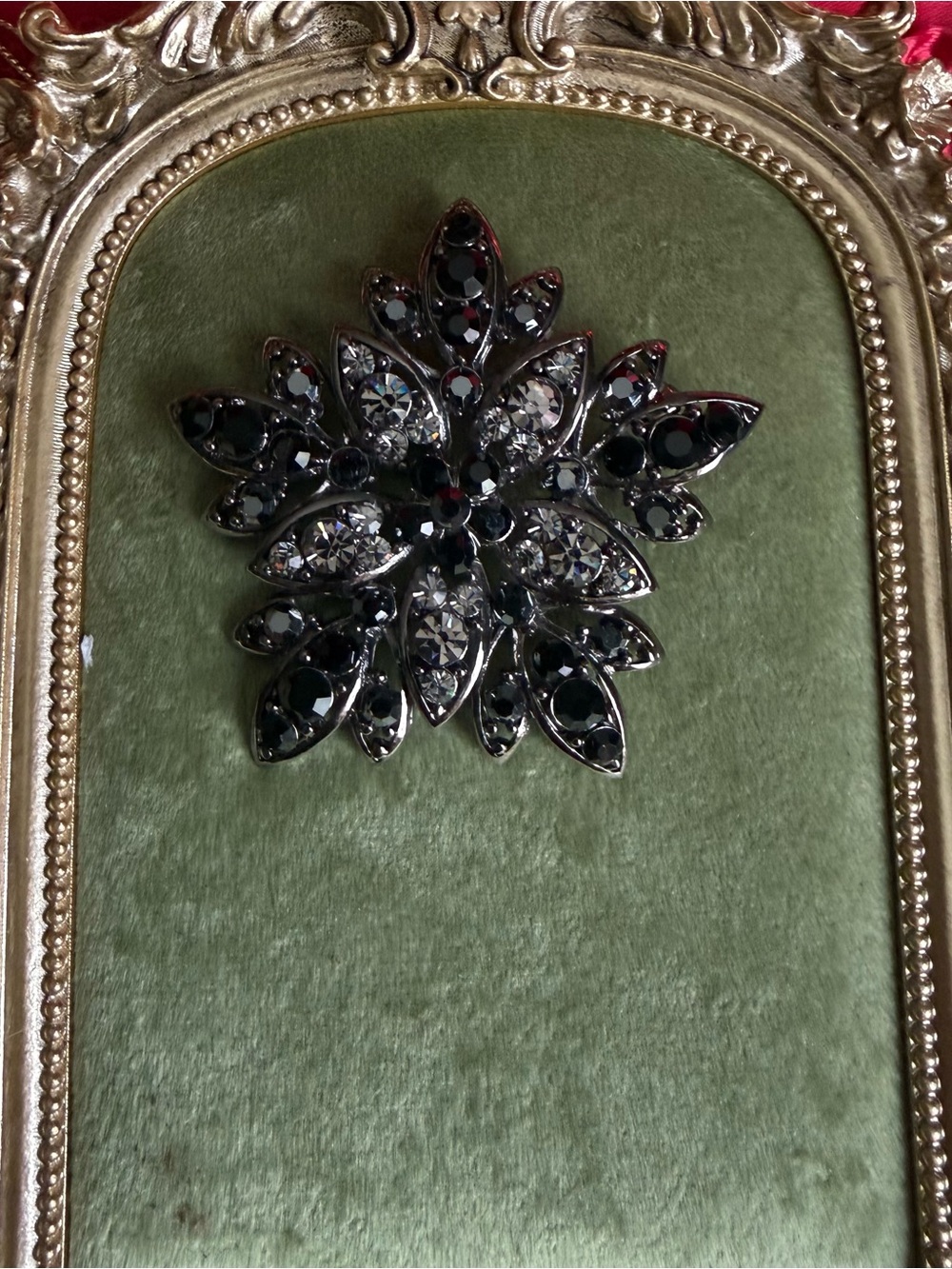 Black and Clear Crystal Floral Brooch Pin Women Accessories